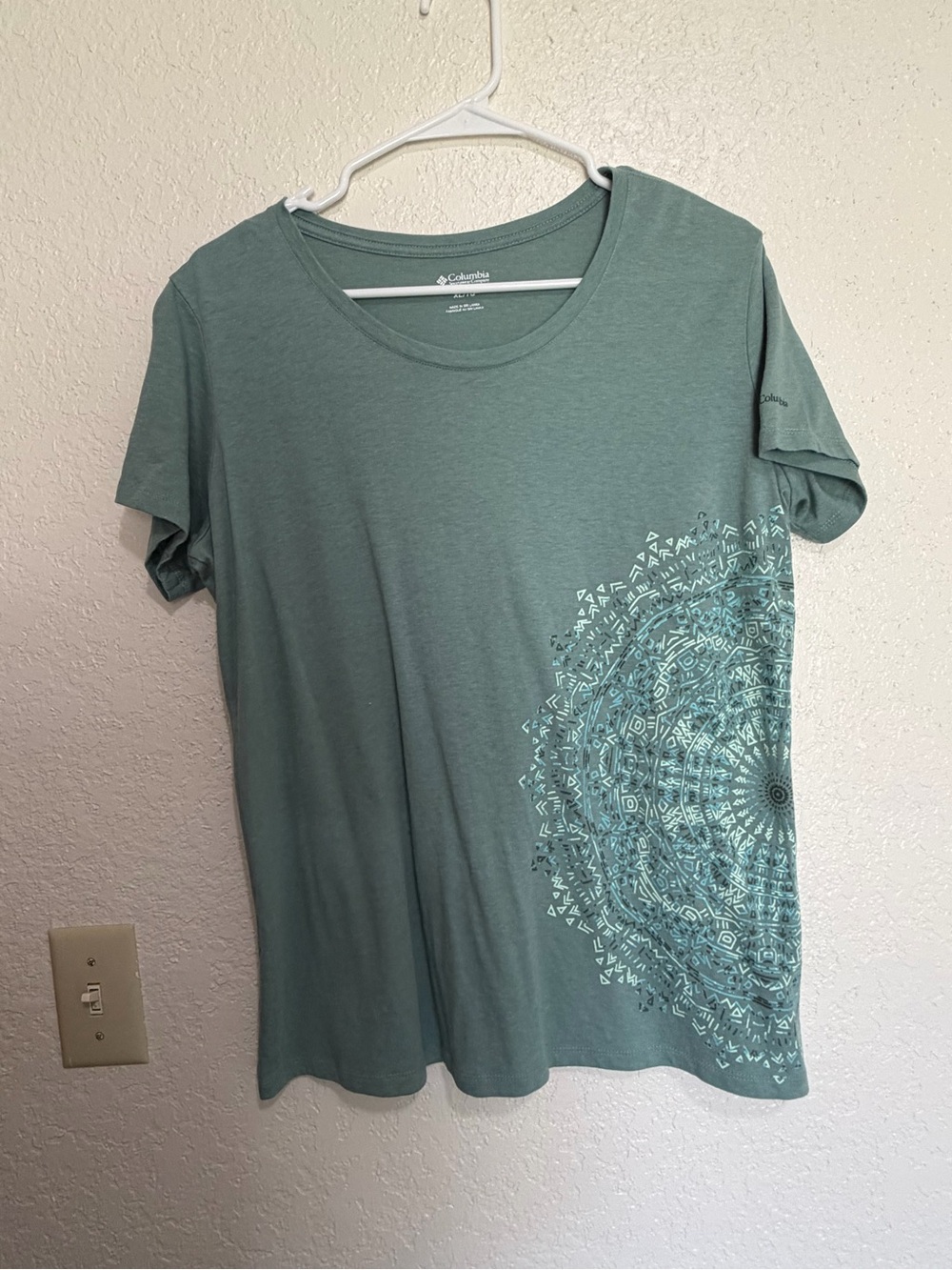 Columbia women’s green t shirt
